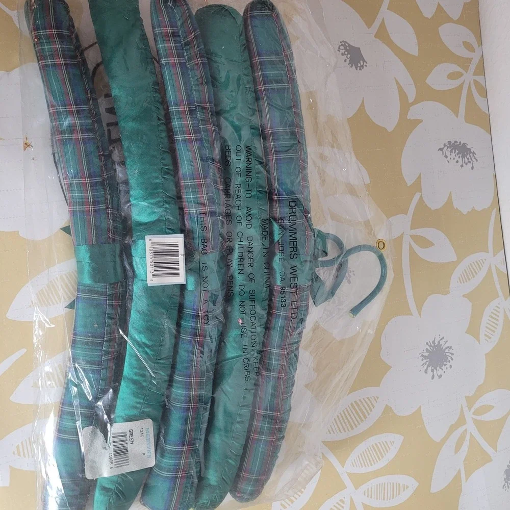 Lot of 10 New Satin Padded Hangers Lingerie No Slip 5 Pink 5 Green Fancy Dress